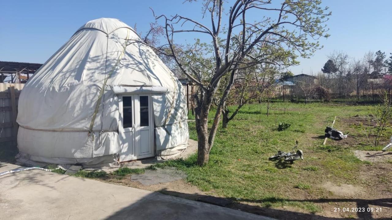Yurt Stay In Downtown Karakol Eksteriør bilde
